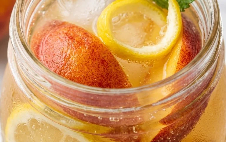 Refreshing Peach Lemonade
